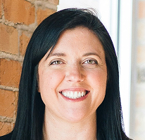 Portrait de Sophie Hartwell, responsable de l’assistance client, équipe de service